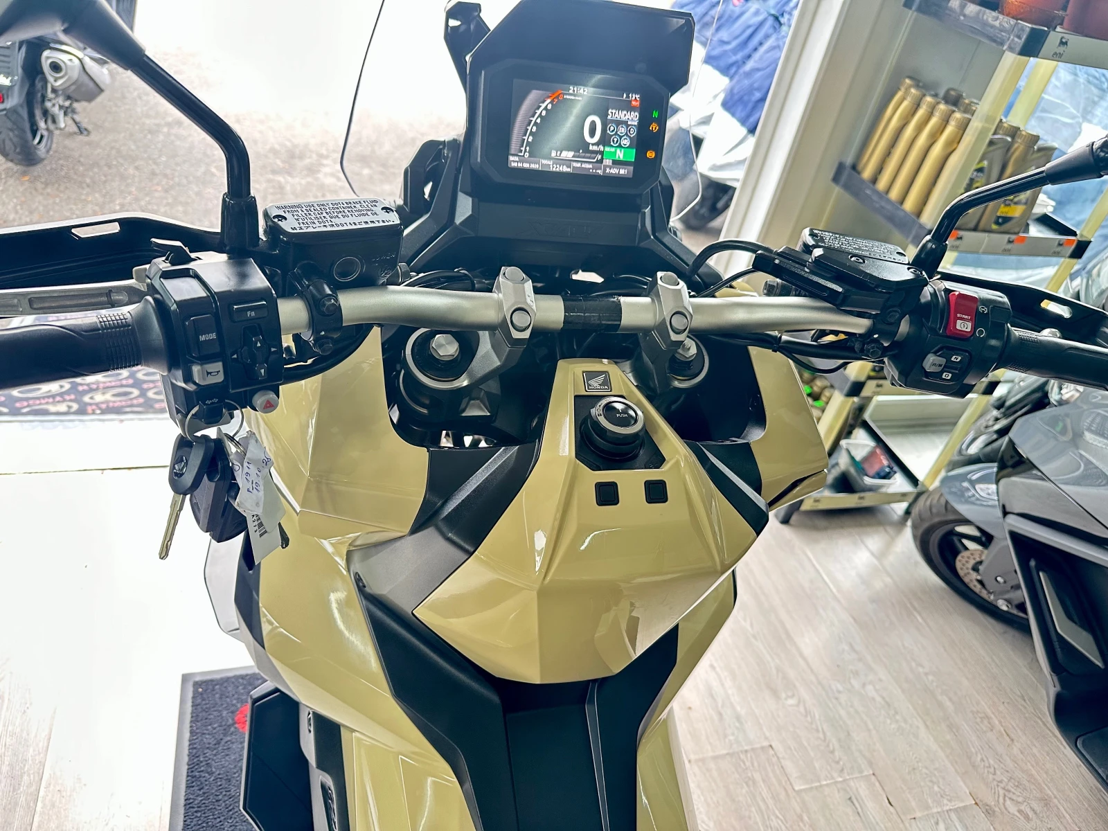 Honda X-ADV 750 ABS/TC/LED 03.2022г. - изображение 2