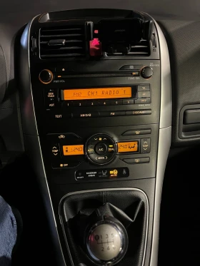 Toyota Auris 1.6 БЕНЗИН/ГАЗ, снимка 7