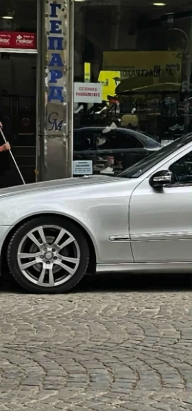 Mercedes-Benz E 320, снимка 2 - Автомобили и джипове - 53687698
