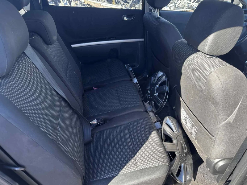 Toyota Corolla verso 2.2 D-CAT 177к.с НА ЧАСТИ, снимка 10 - Автомобили и джипове - 52557124