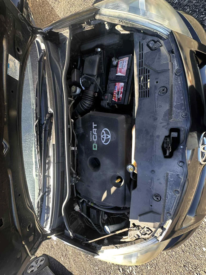 Toyota Corolla verso 2.2 D-CAT 177к.с НА ЧАСТИ, снимка 14 - Автомобили и джипове - 52557124