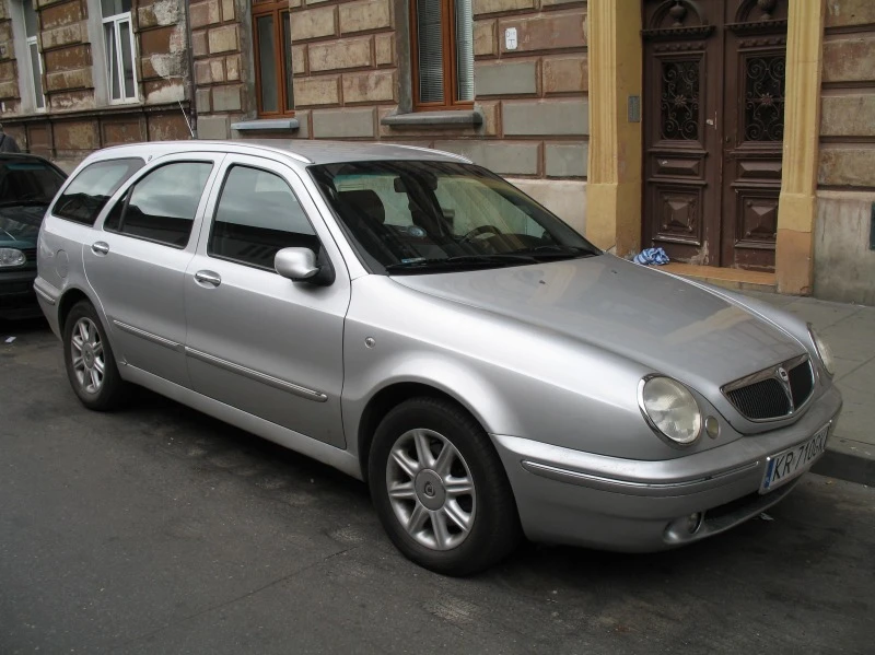 Lancia Lybra 1.9 JTD, снимка 1 - Автомобили и джипове - 42007378