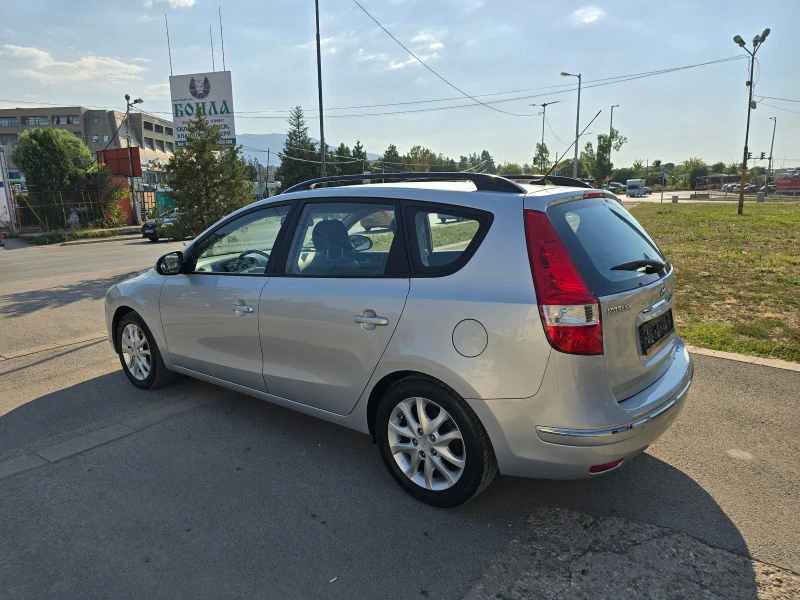 Hyundai I30 1.6 перфектна, снимка 6 - Автомобили и джипове - 46528894