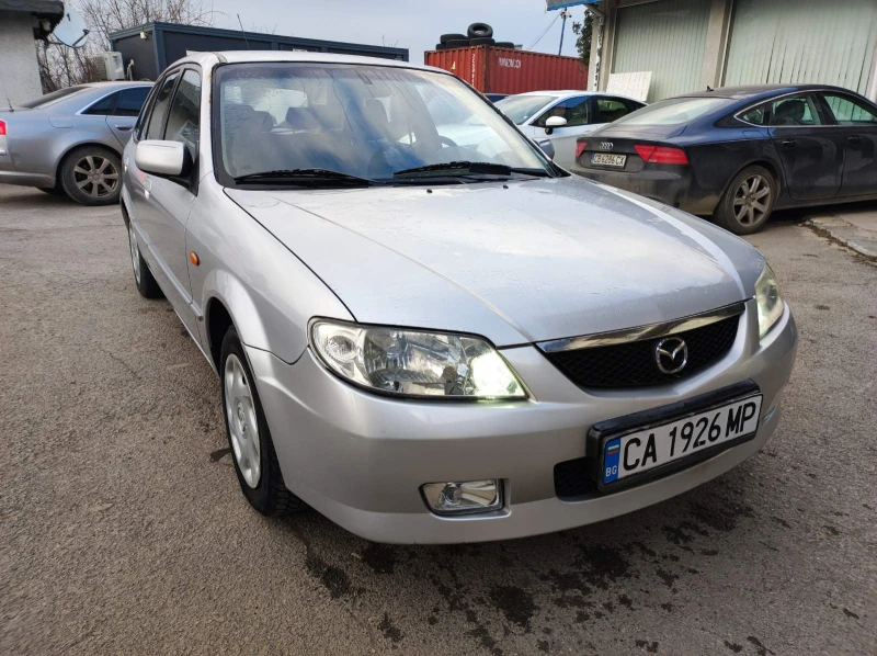 Mazda 323 F, снимка 1 - Автомобили и джипове - 48954044