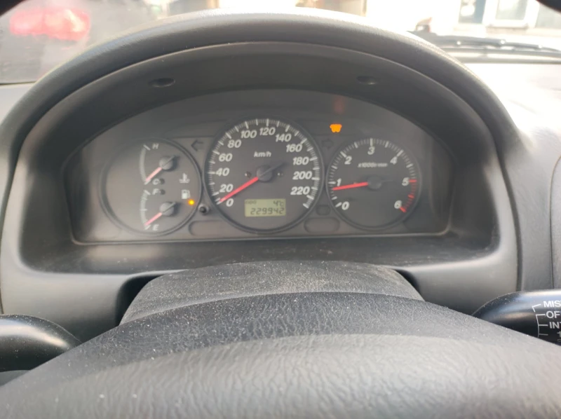 Mazda 323 F, снимка 6 - Автомобили и джипове - 48954044