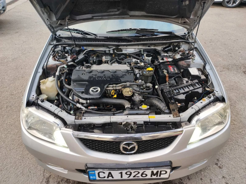 Mazda 323 F, снимка 5 - Автомобили и джипове - 48954044