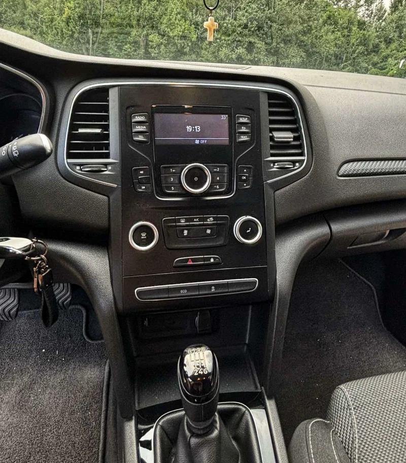 Renault Megane, снимка 8 - Автомобили и джипове - 51704361