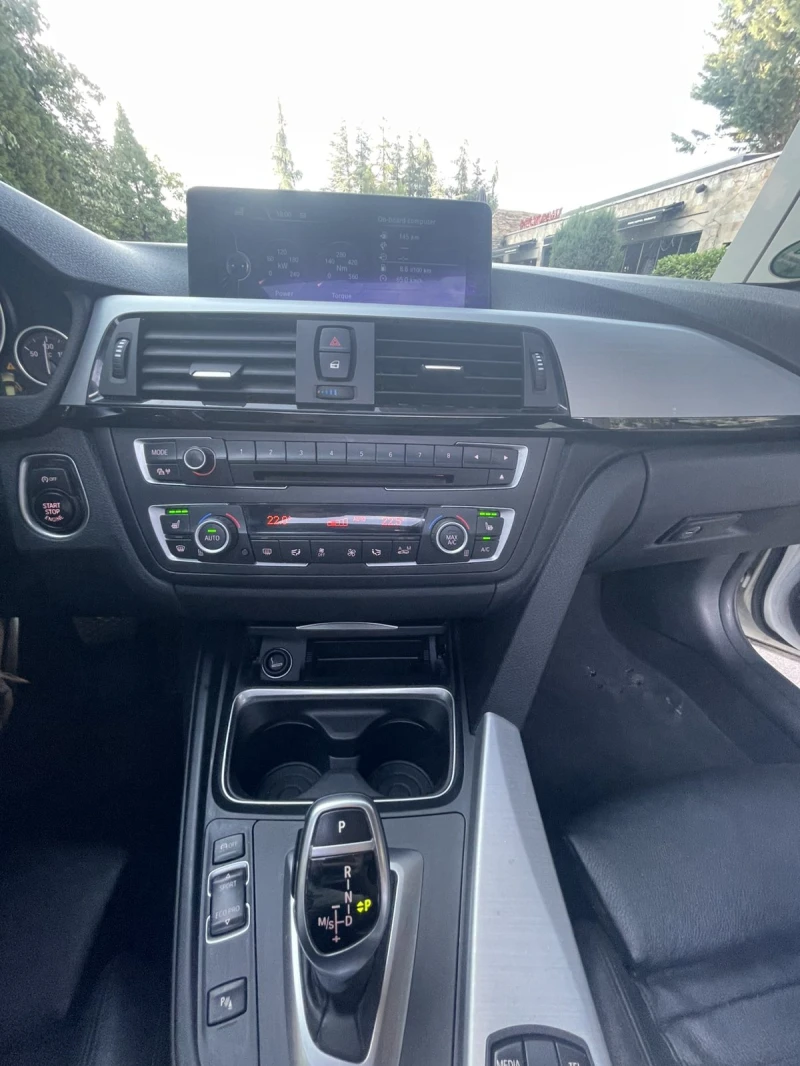 BMW 330 M-Performance * PANO * Head UP * Harman/Kardon, снимка 12 - Автомобили и джипове - 51380216