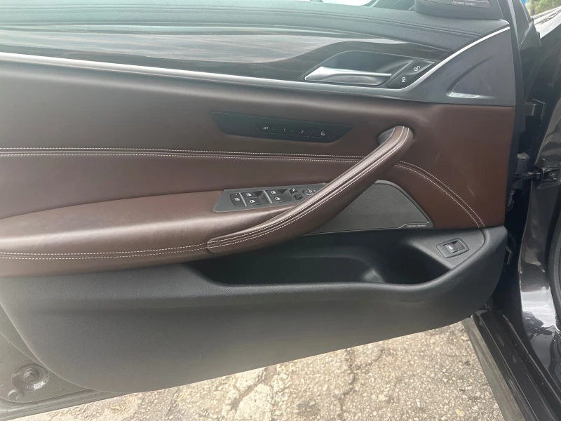 BMW 540 iXdrive, снимка 15 - Автомобили и джипове - 52599011