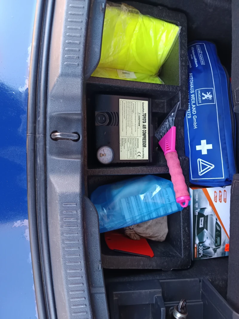 Toyota Verso 2D4D, снимка 9 - Автомобили и джипове - 52809957