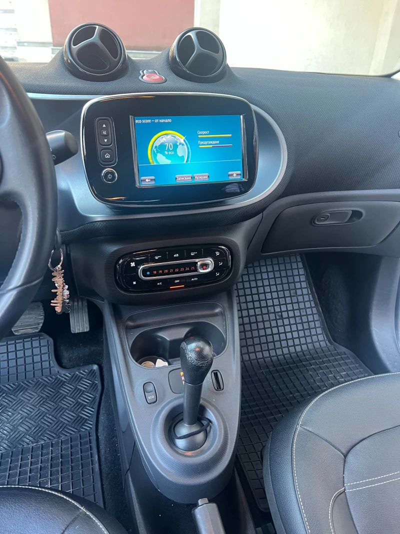 Smart Forfour, снимка 13 - Автомобили и джипове - 52877120