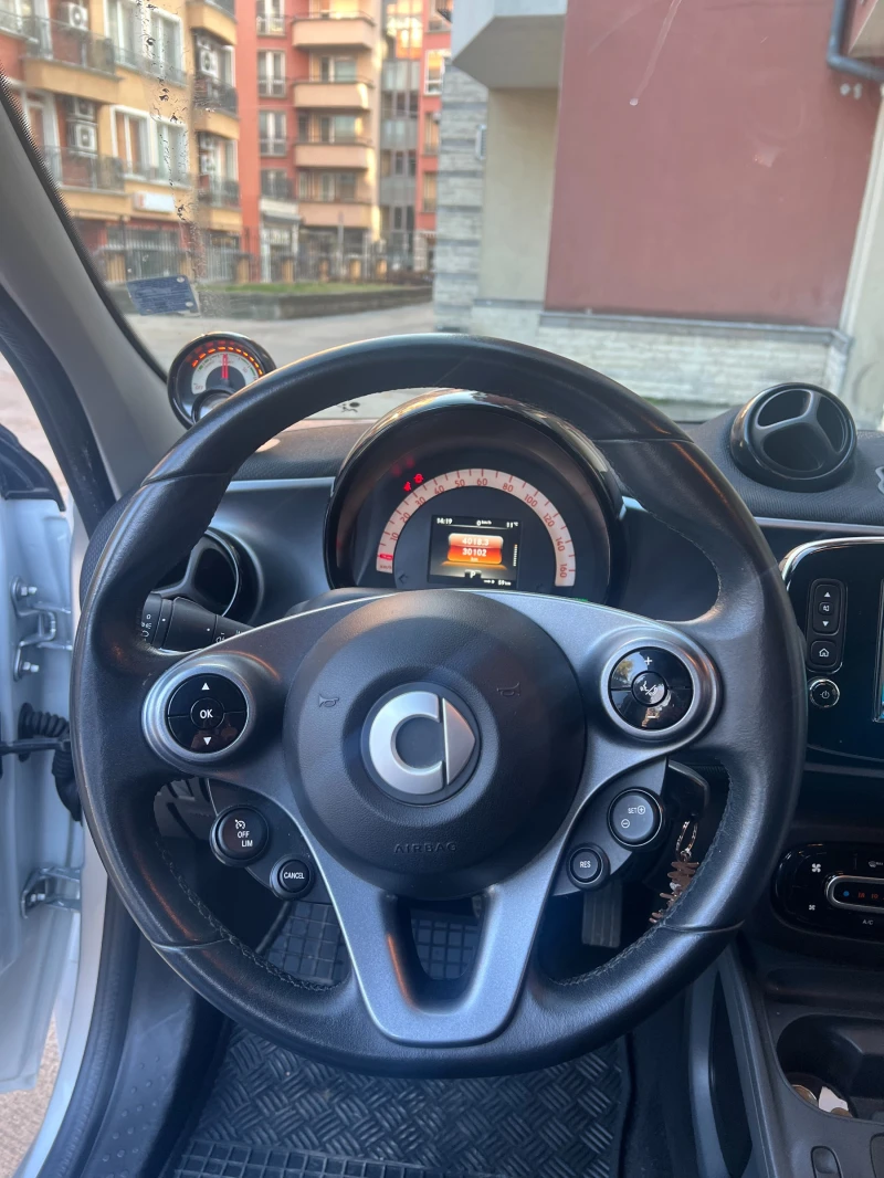 Smart Forfour, снимка 12 - Автомобили и джипове - 52877120
