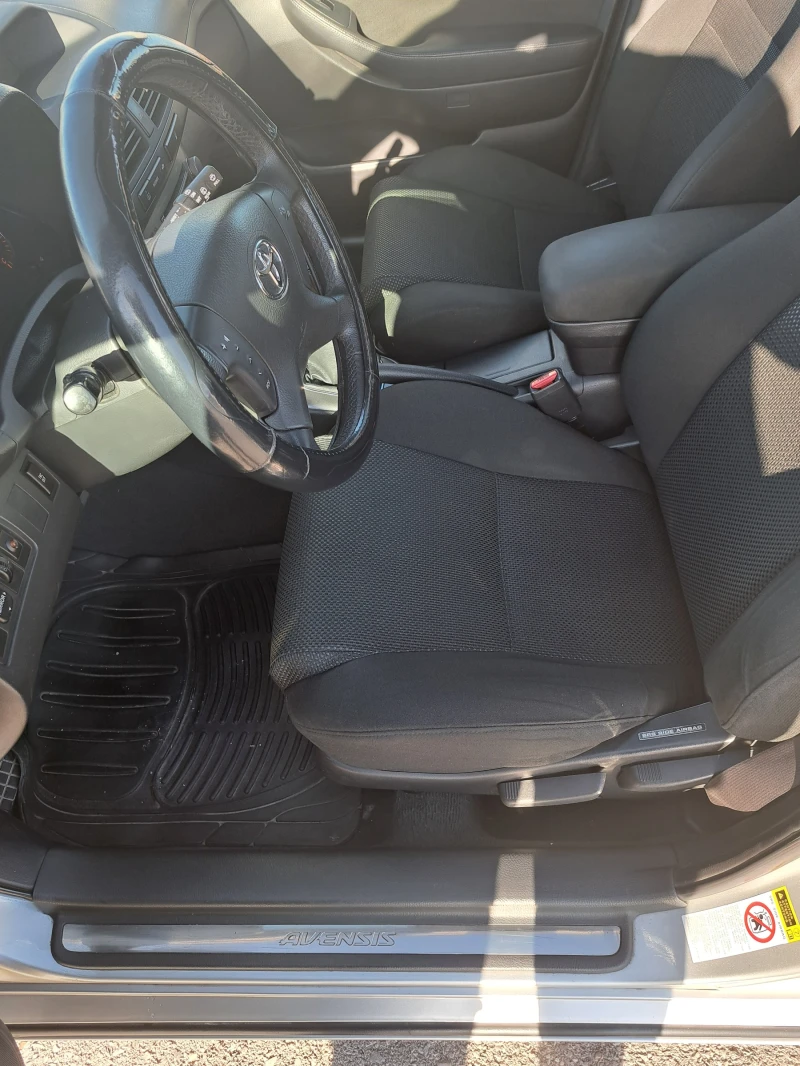 Toyota Avensis, снимка 12 - Автомобили и джипове - 53150233