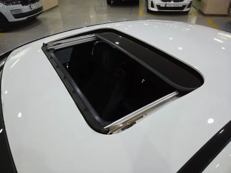 Mercedes-Benz CLS 300 Amg Line, снимка 17 - Автомобили и джипове - 55940338
