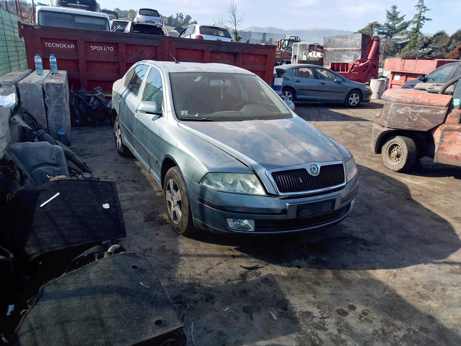 Skoda Octavia 1.6i[BGU], снимка 1