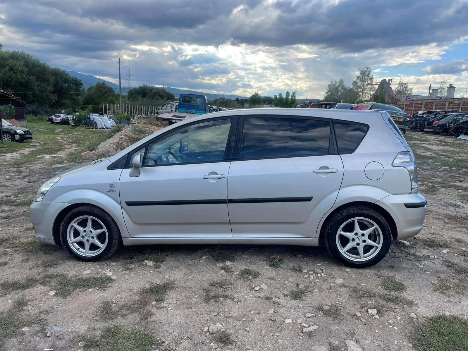 Toyota Corolla verso 2.2 D-CAT 177к.с НА ЧАСТИ - изображение 7