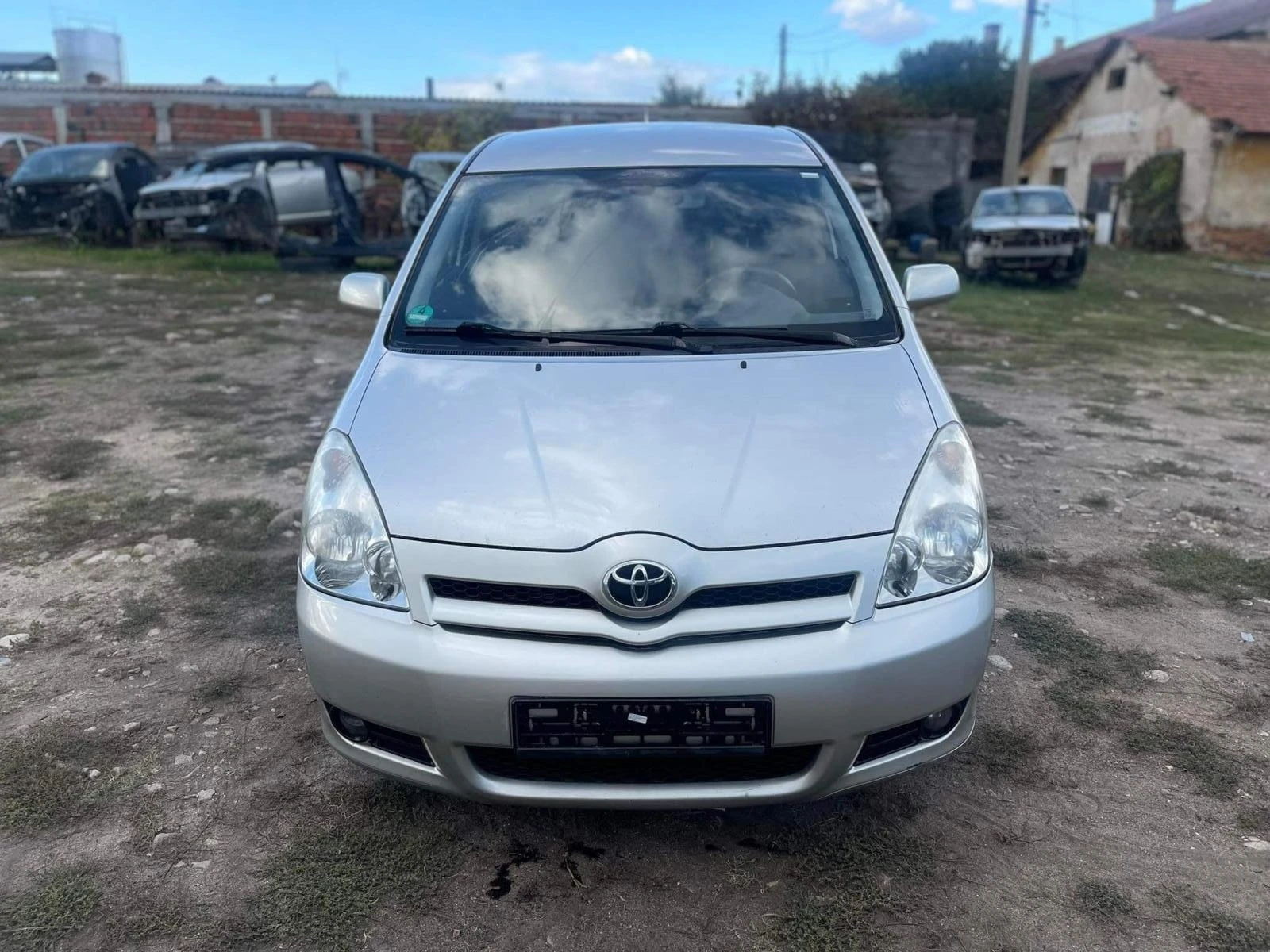 Toyota Corolla verso 2.2 D-CAT 177к.с НА ЧАСТИ - изображение 2