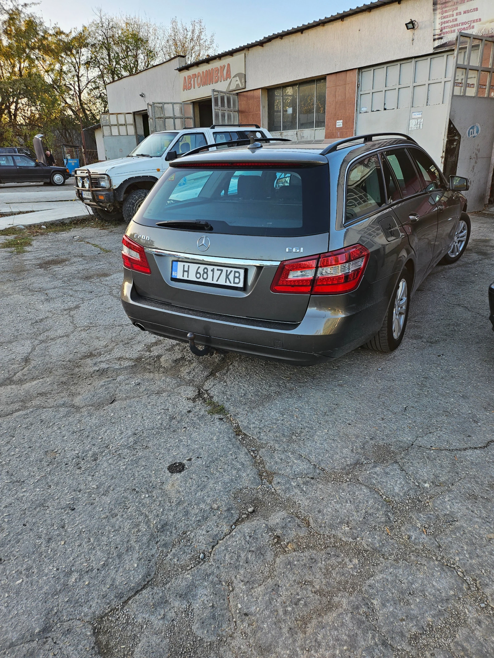 Mercedes-Benz E 200 CGI - изображение 2