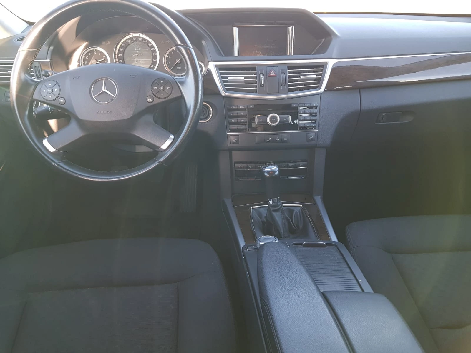Mercedes-Benz E 200 CGI - изображение 9