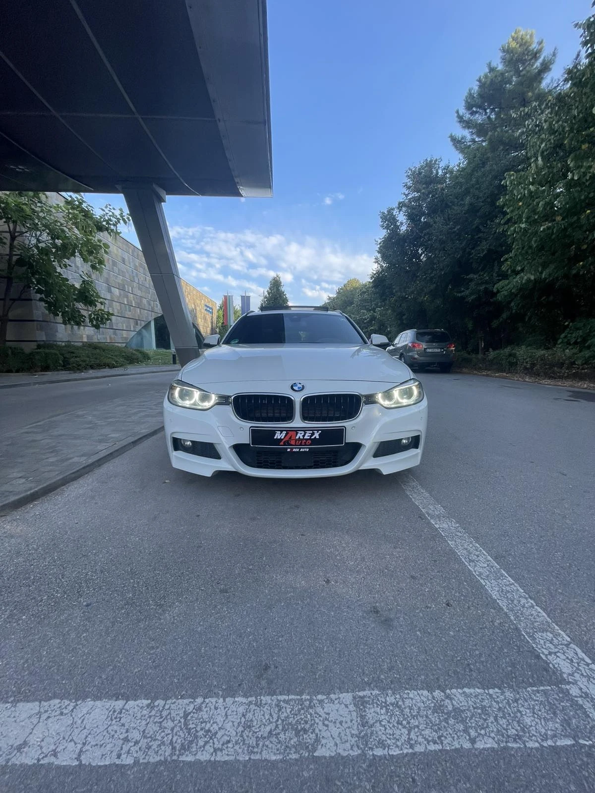 BMW 330 M-Performance * PANO * Head UP * Harman/Kardon - изображение 2