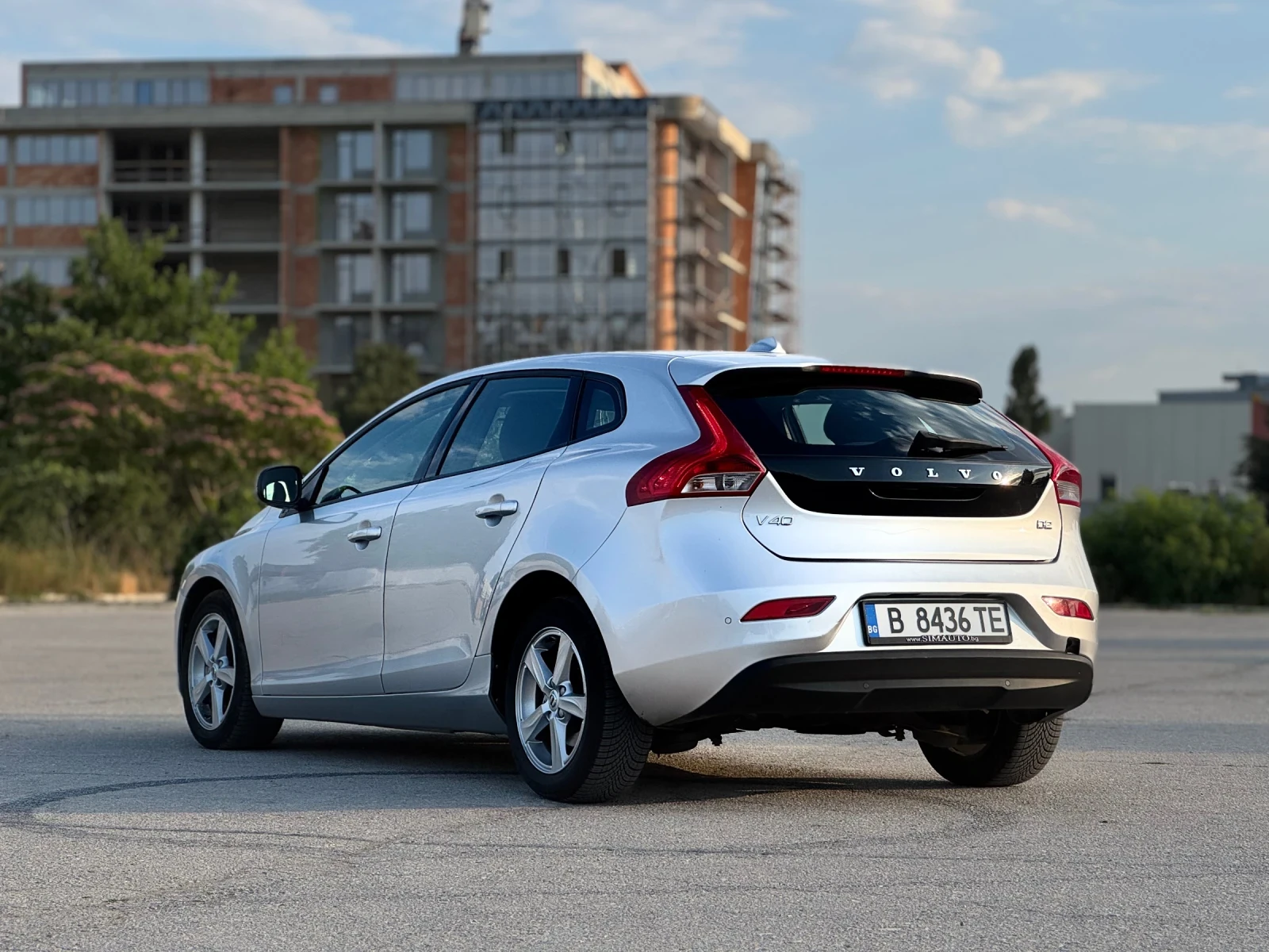 Volvo V40 D2 Автоматик Facelift LED Euro6 - изображение 3