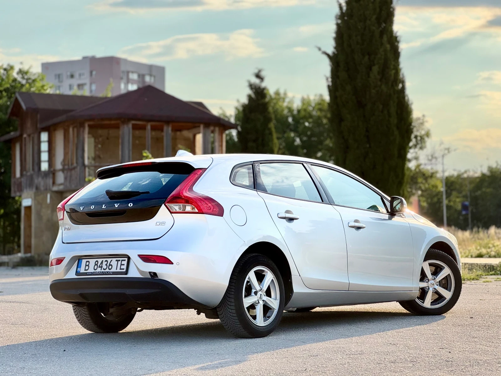 Volvo V40 D2 Автоматик Facelift LED Euro6 - изображение 4