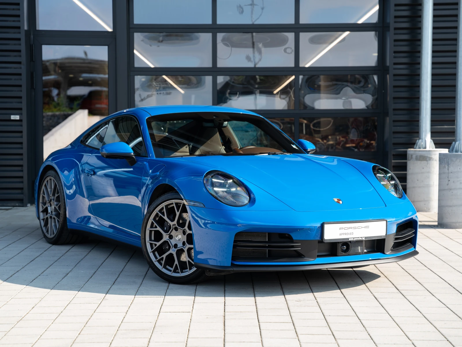Porsche 911 Carrera (992 II) - изображение 3