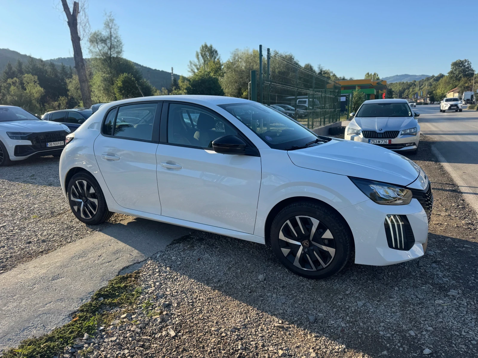 Peugeot 208 1348km HIBRID  - изображение 2