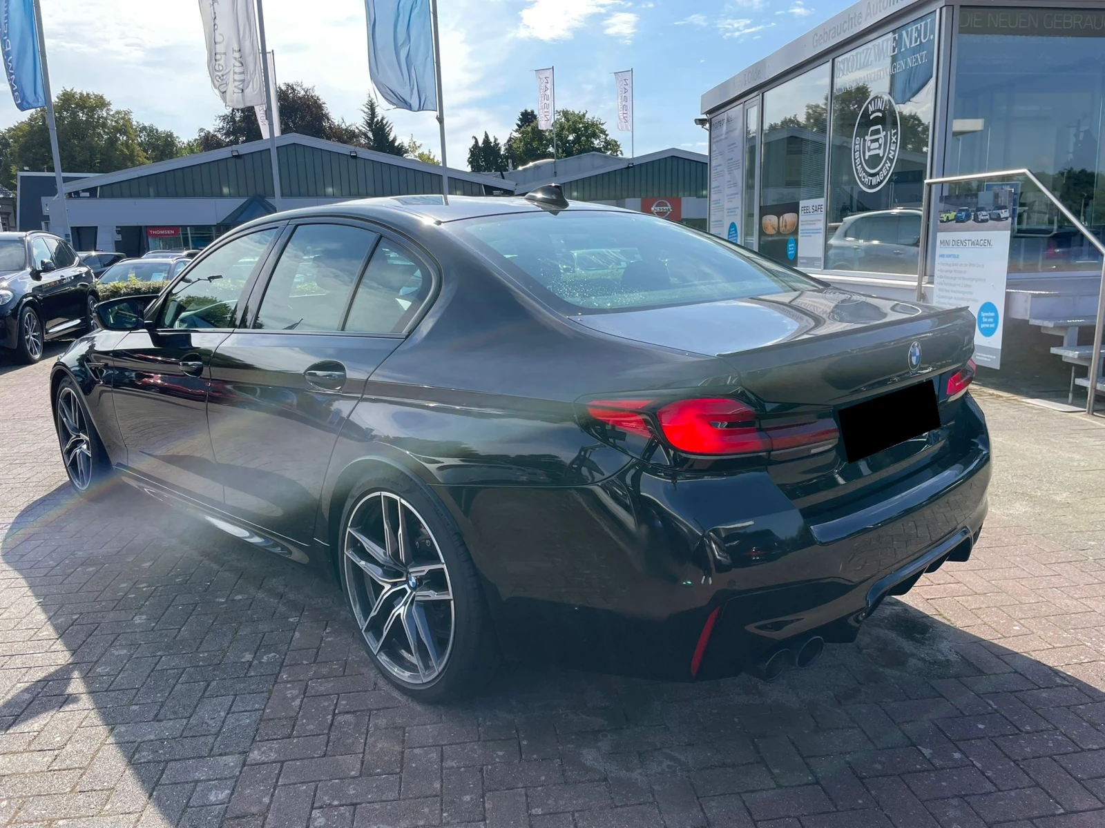 BMW M5 Competition B/W + Carbon Ceramic - изображение 4