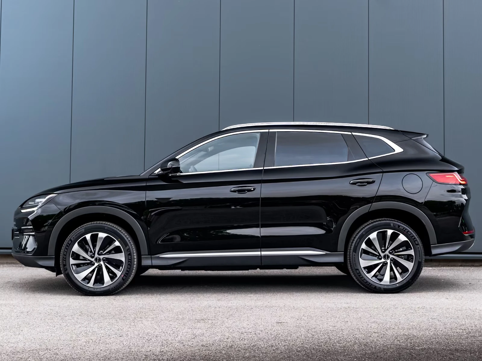 BYD Seal U DM-I 1.5 PHEV Design AWD | Mobile.bg   2