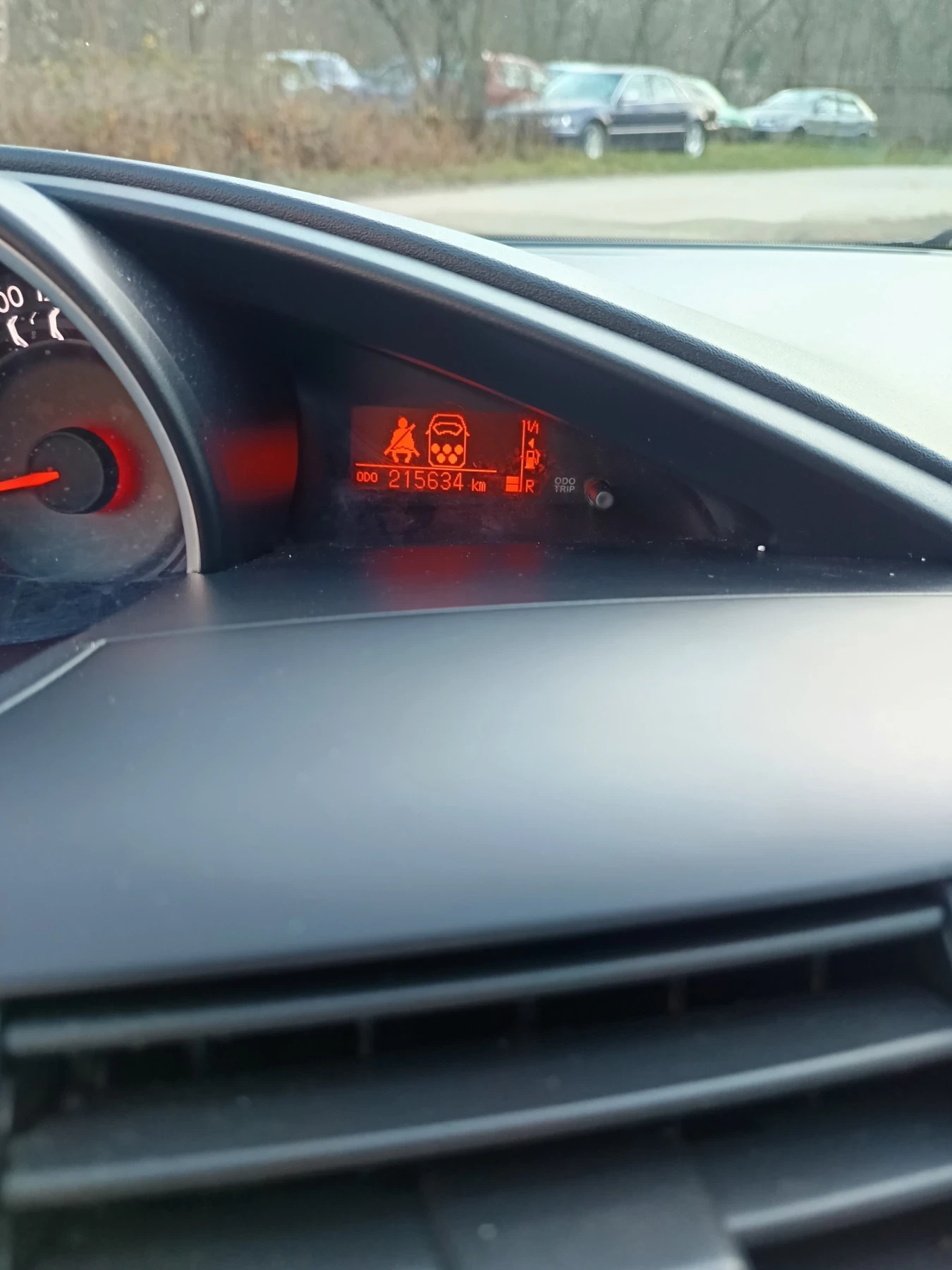 Toyota Verso 2D4D - изображение 8