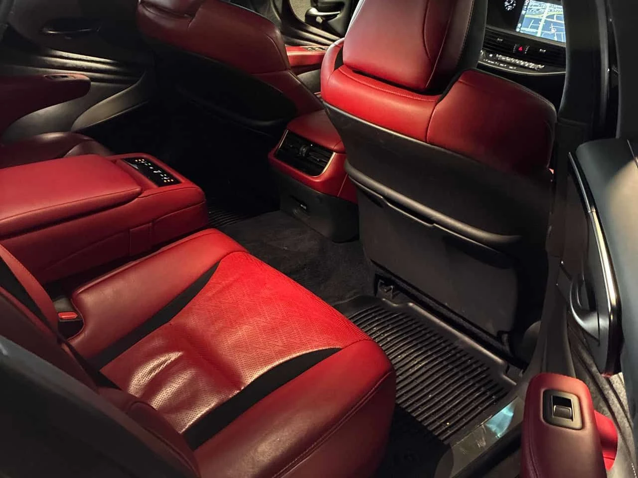 Lexus LS 500 L  F-SPORT * DISTRONIC* 360КАМЕРИ* ОБДУХВАНЕ* , снимка 14 - Автомобили и джипове - 53971013