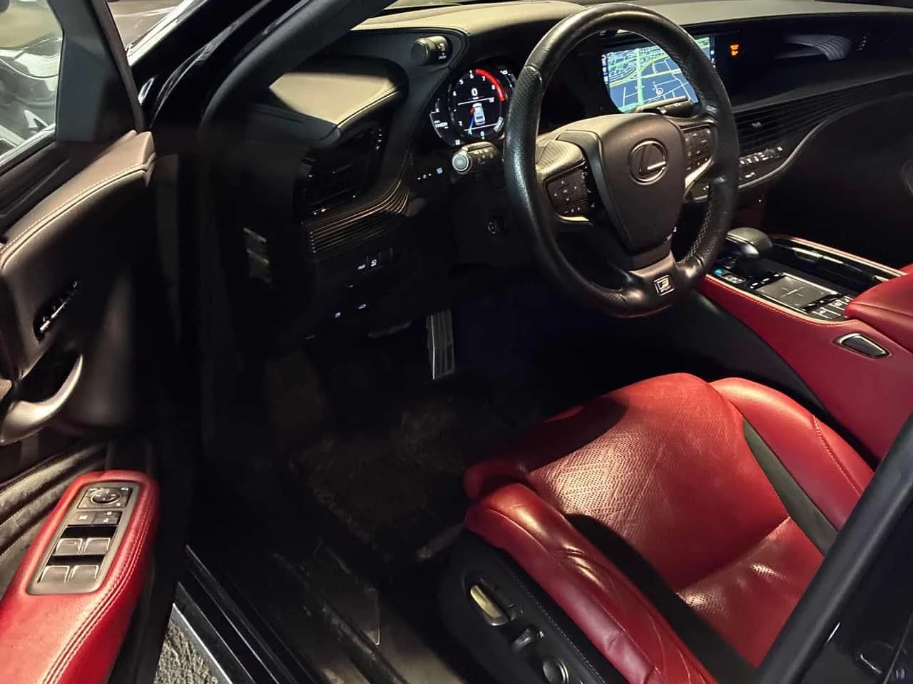 Lexus LS 500 L  F-SPORT * DISTRONIC* 360КАМЕРИ* ОБДУХВАНЕ* , снимка 5 - Автомобили и джипове - 53971013