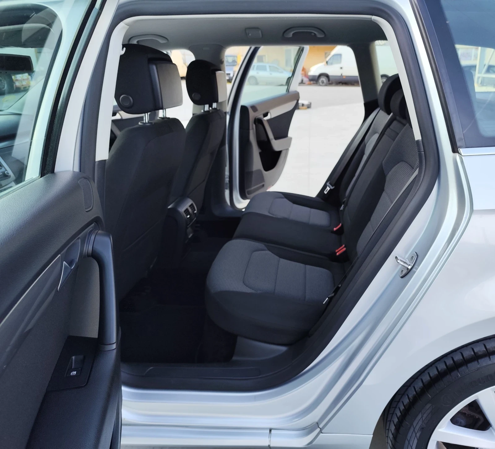 VW Passat 2.0TDI-140кс.EURO-5, снимка 11 - Автомобили и джипове - 53991881