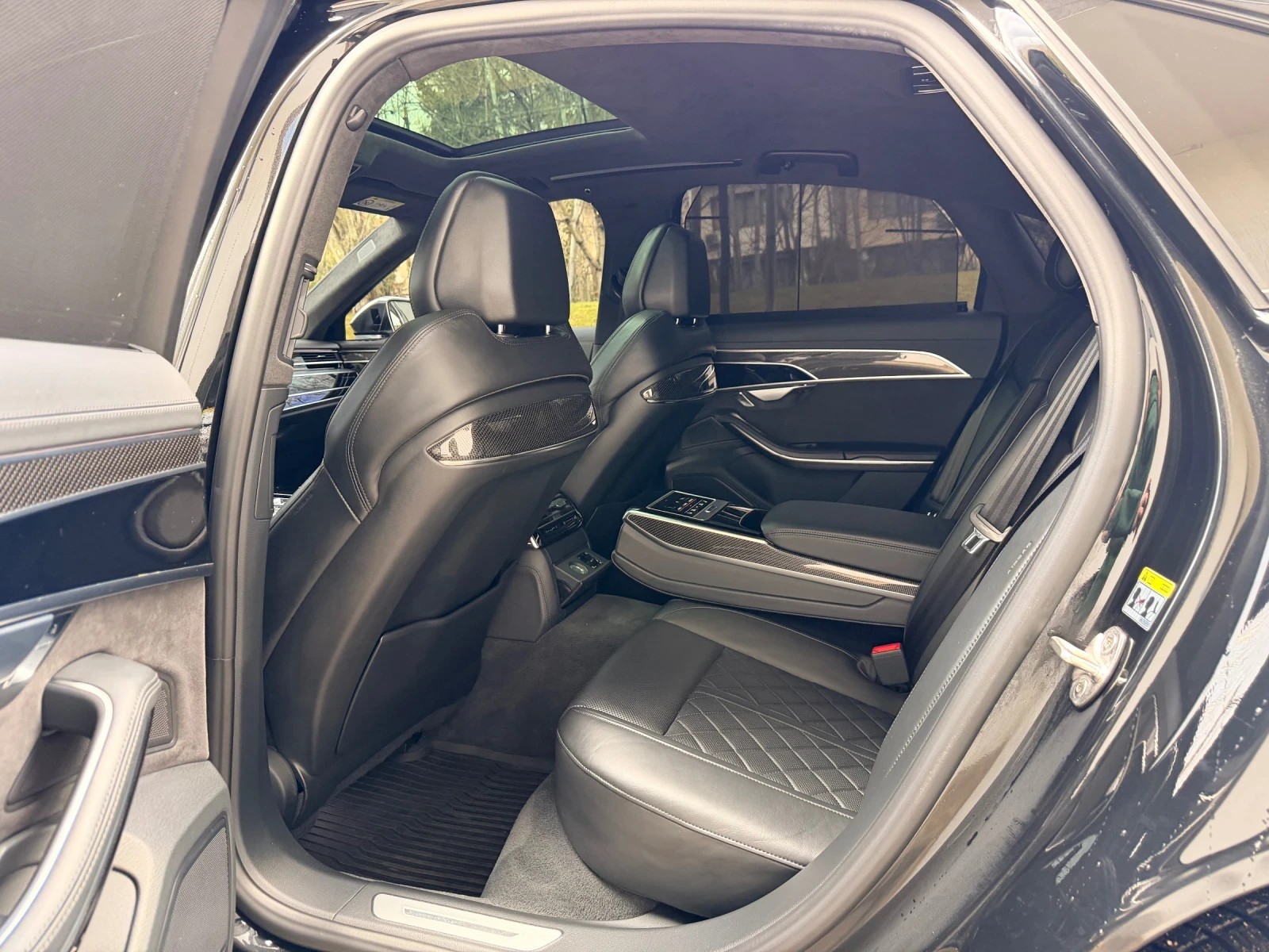 Audi S8 КЕРАМИКА / ВЕНТИЛАЦИЯ / ГОТОВ ЛИЗИНГ, снимка 11 - Автомобили и джипове - 54091223