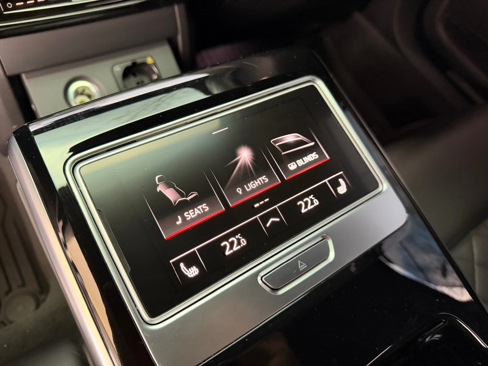 Audi S8 КЕРАМИКА / ВЕНТИЛАЦИЯ / ГОТОВ ЛИЗИНГ, снимка 12 - Автомобили и джипове - 54091223