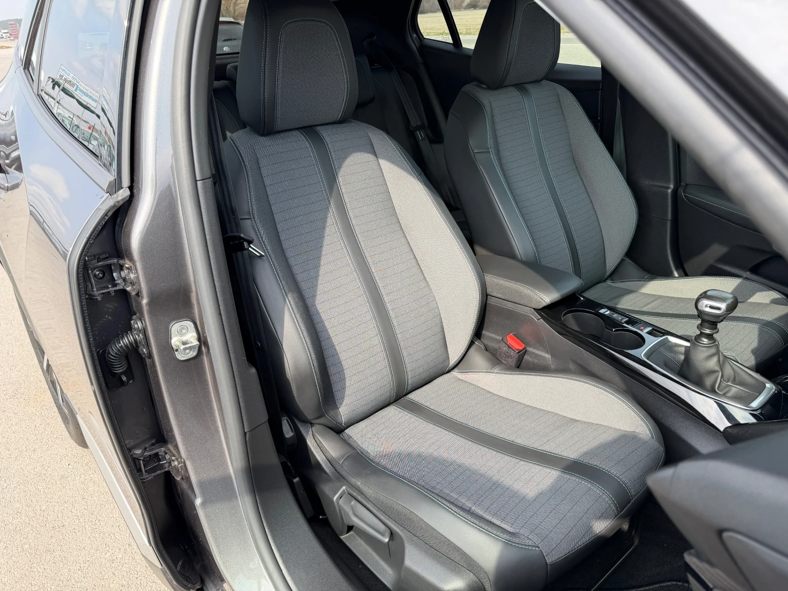 Peugeot 2008 1.5 HDI * keyless* digital cockpit* camera, снимка 10 - Автомобили и джипове - 54378585