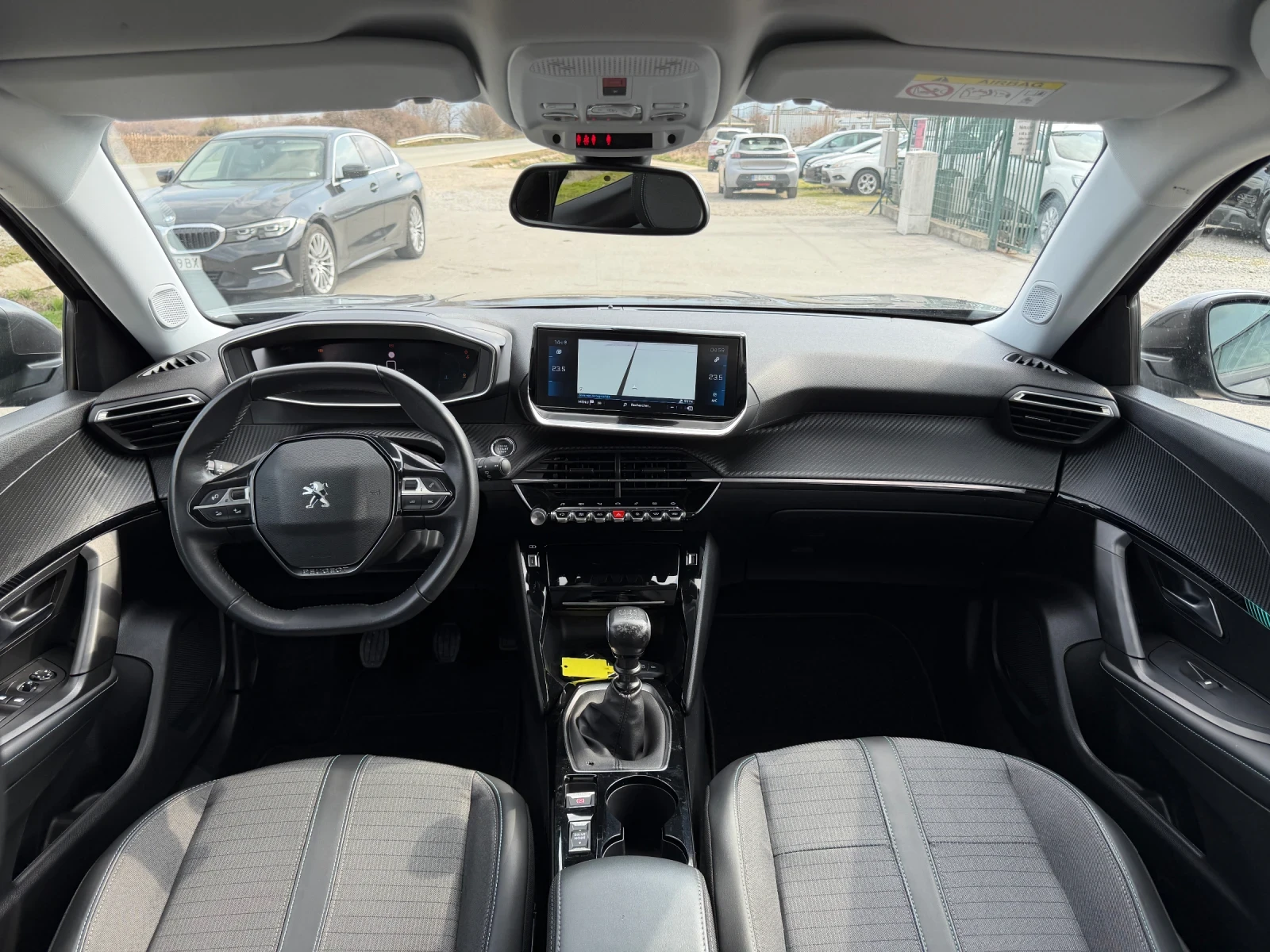 Peugeot 2008 1.5 HDI * keyless* digital cockpit* camera, снимка 9 - Автомобили и джипове - 54378585