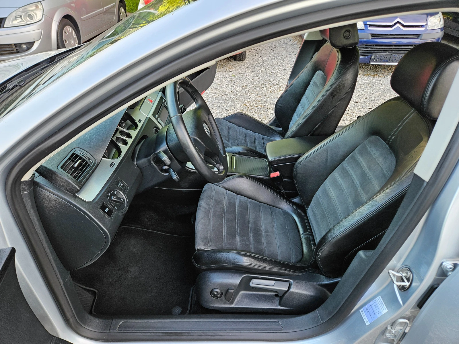 VW Passat 2.0 TDI 140кс HIGHLINE, снимка 9 - Автомобили и джипове - 54415864