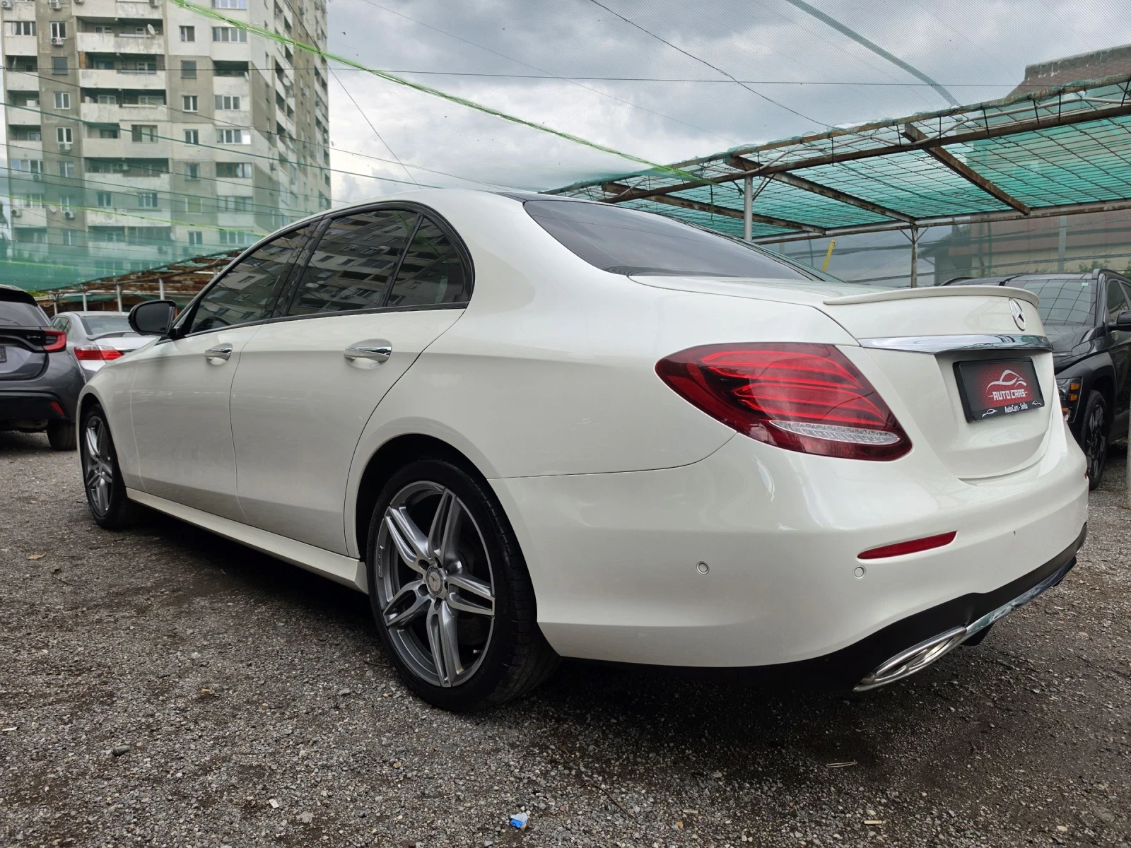 Mercedes-Benz E 400 AMG* 4 MATIC, снимка 6 - Автомобили и джипове - 54632341