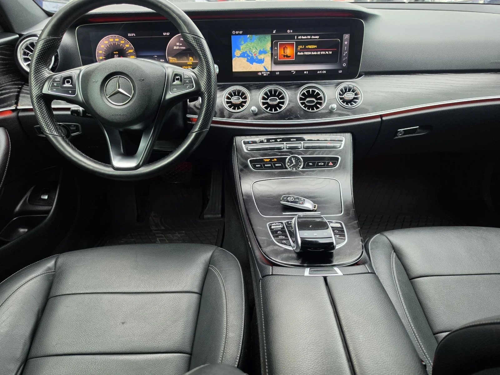 Mercedes-Benz E 400 AMG* 4 MATIC, снимка 10 - Автомобили и джипове - 54632341