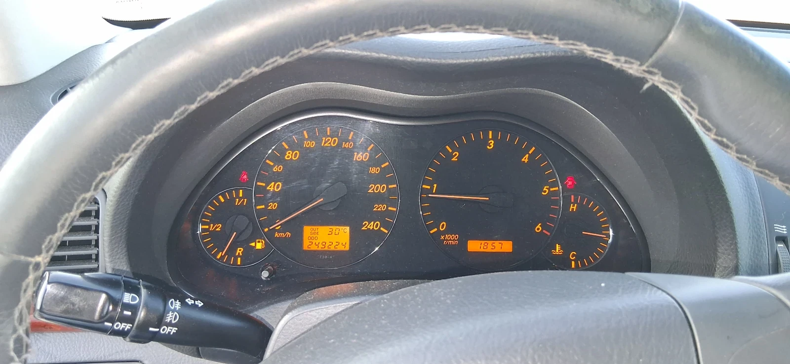 Toyota Avensis, снимка 13 - Автомобили и джипове - 55933740
