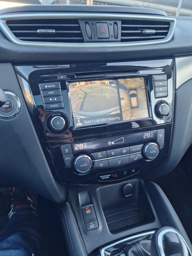 Nissan Qashqai 1.3 DIG-T   Tekna+   2021   63 000 km   Панорама  , снимка 17 - Автомобили и джипове - 52657161