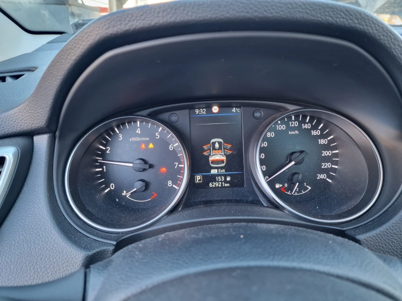 Nissan Qashqai 1.3 DIG-T   Tekna+   2021   63 000 km   Панорама  , снимка 13 - Автомобили и джипове - 52657161