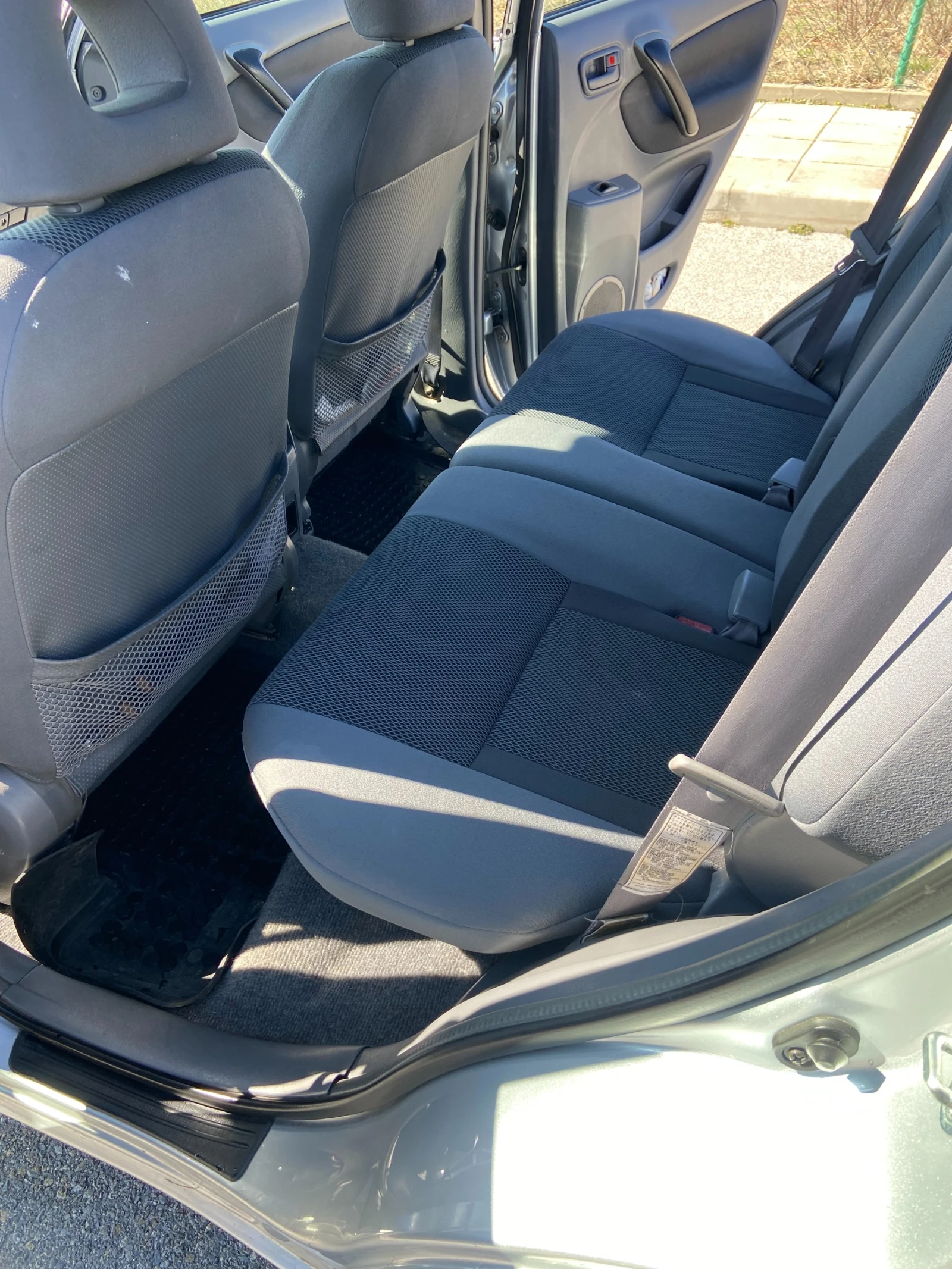 Toyota Rav4  - изображение 8