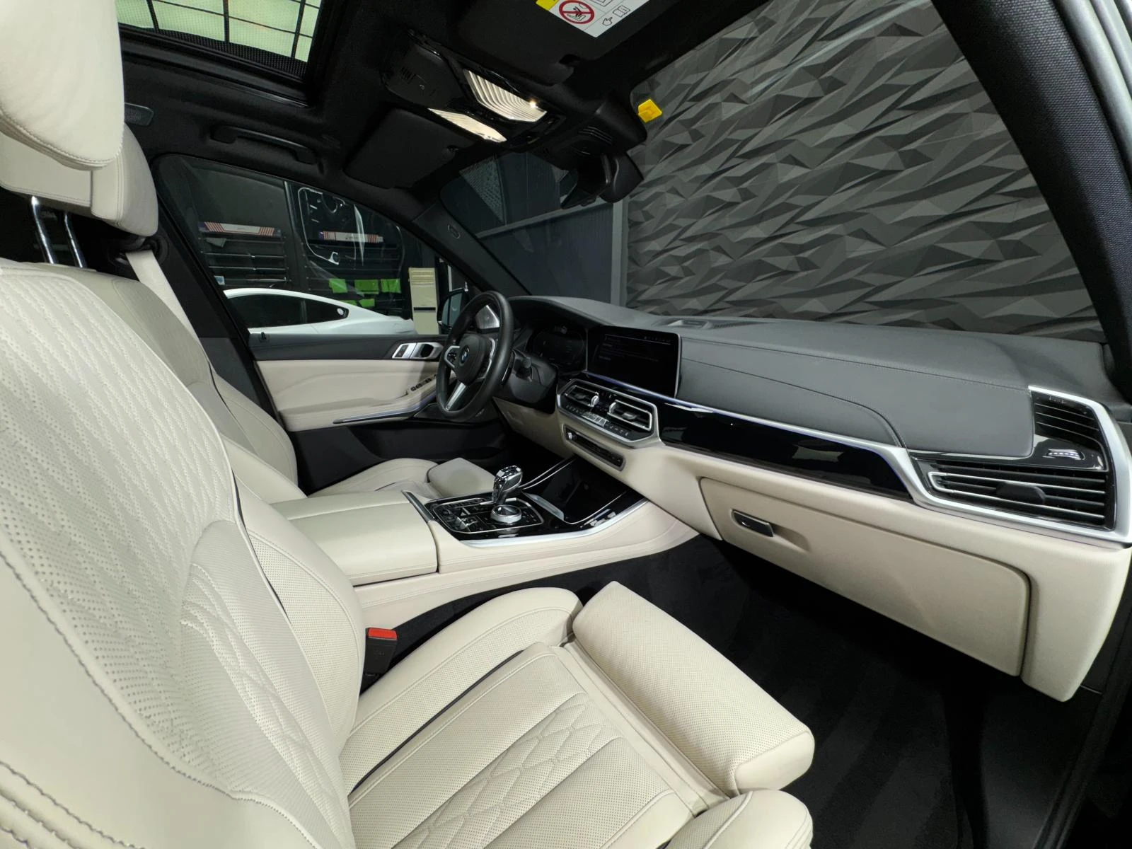 BMW X5 xDrive30d M-pack 3D B&W* 360* Lift* Обдухване*  - изображение 10