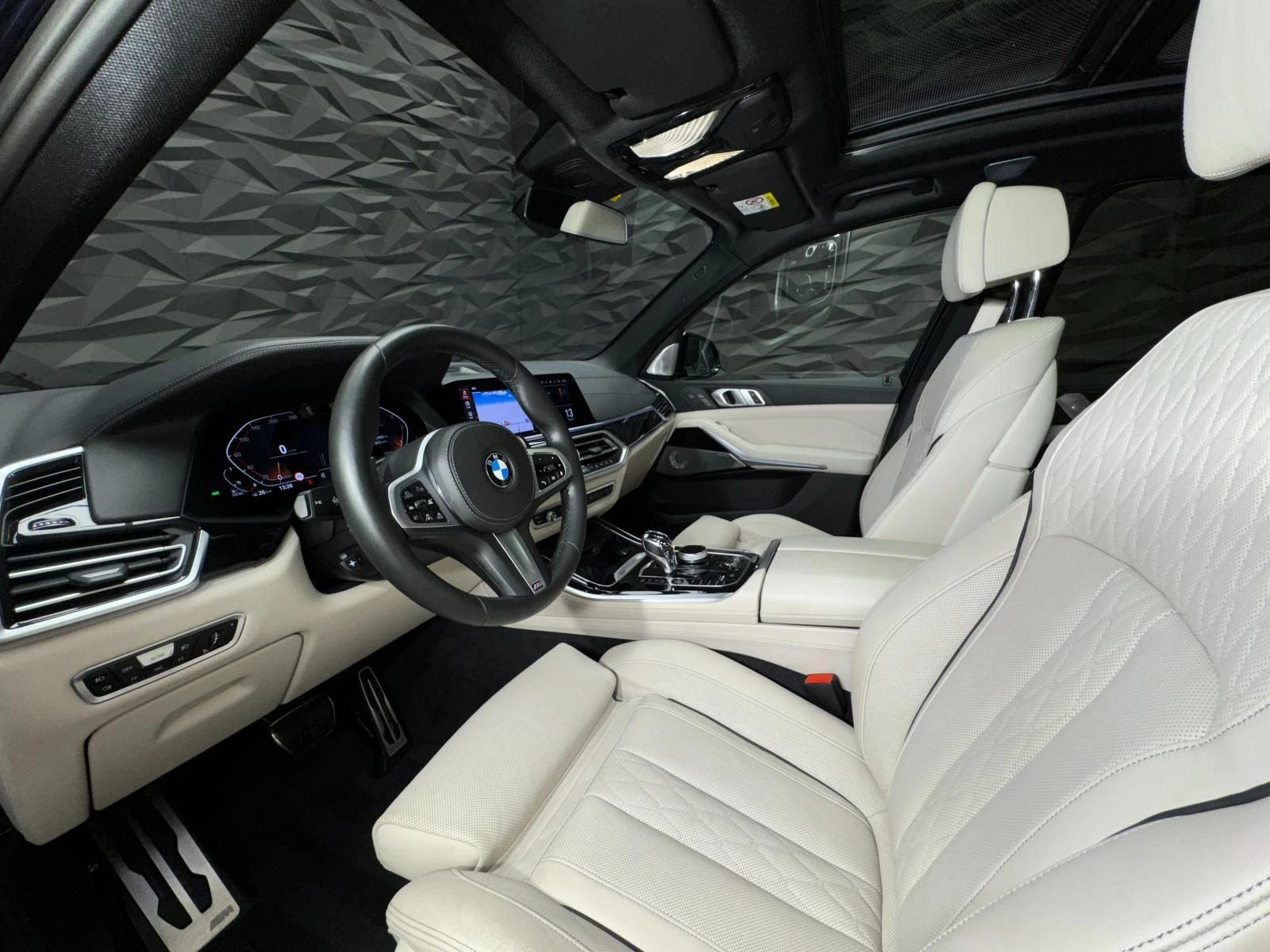 BMW X5 xDrive30d M-pack 3D B&W* 360* Lift* Обдухване*  - изображение 7