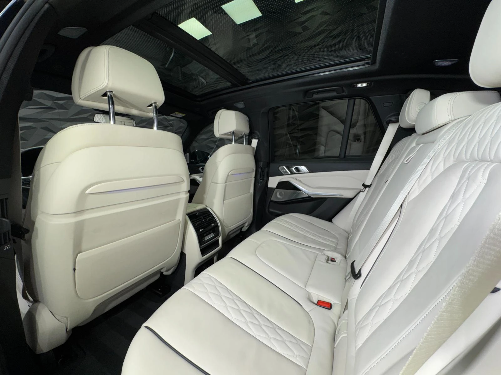 BMW X5 xDrive30d M-pack 3D B&W* 360* Lift* Обдухване*  - изображение 8