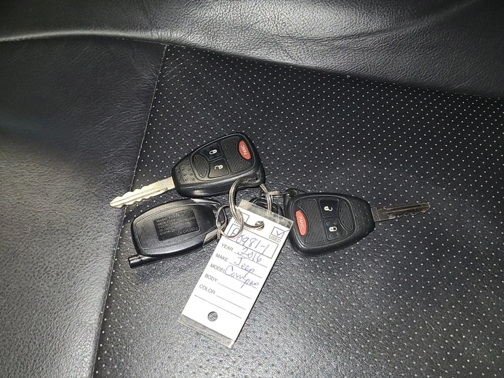 Jeep Compass * HIGH ALTITUDE * CARFAX *    | Mobile.bg   8