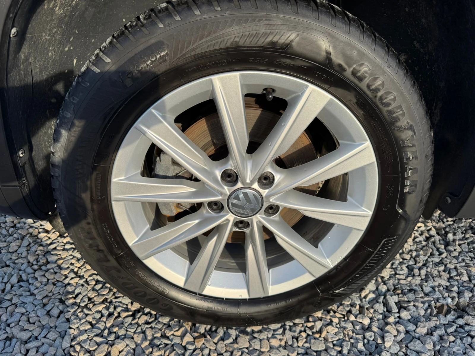 VW Tiguan /Sport&Style 4X4, снимка 15 - Автомобили и джипове - 53738547